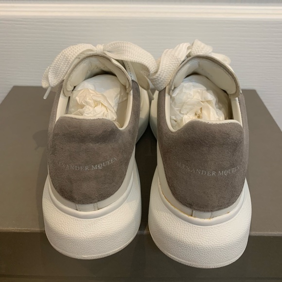 Alexander McQueen | Oversized low-top sneakers | White Grey | 37 - Picture 8 of 13